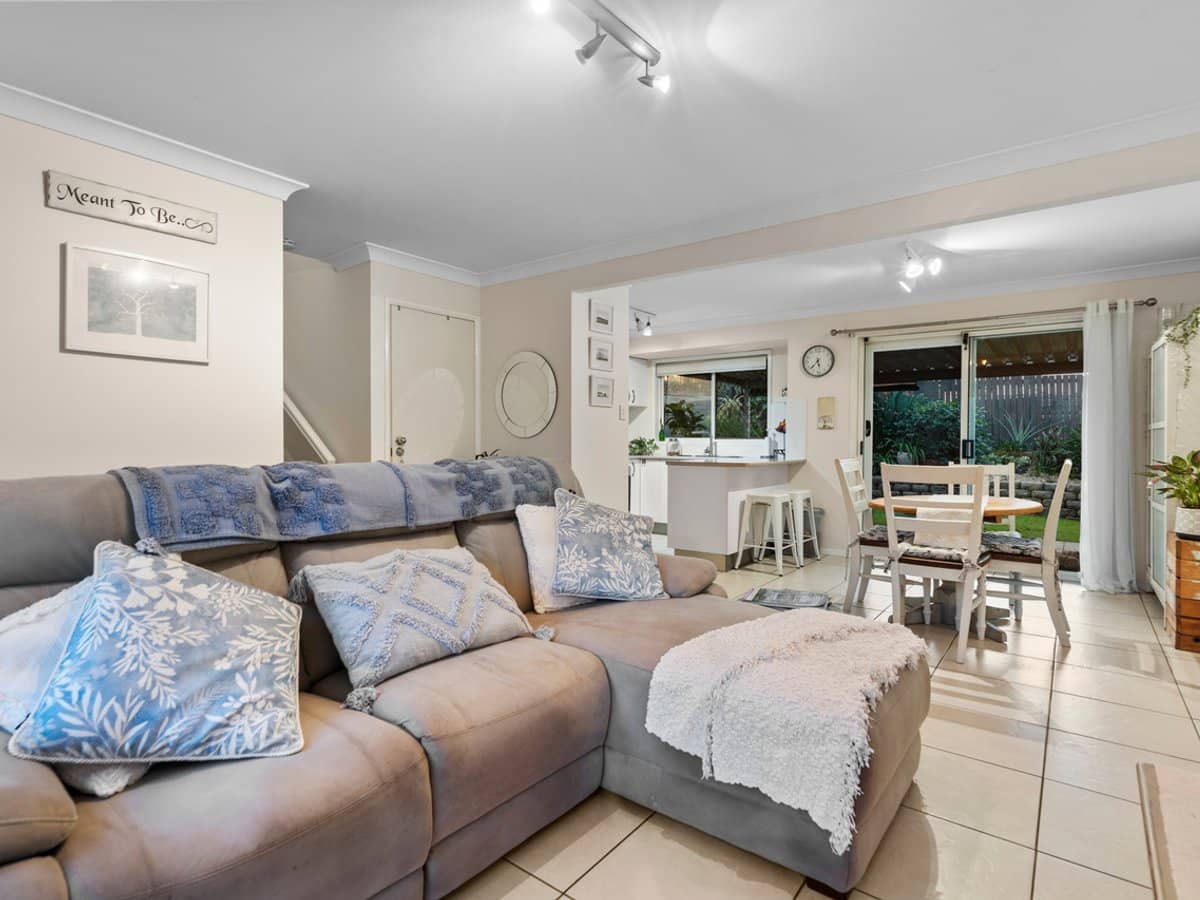 84-86 Castile Crescent, EDENS LANDING - Thumbnail 4