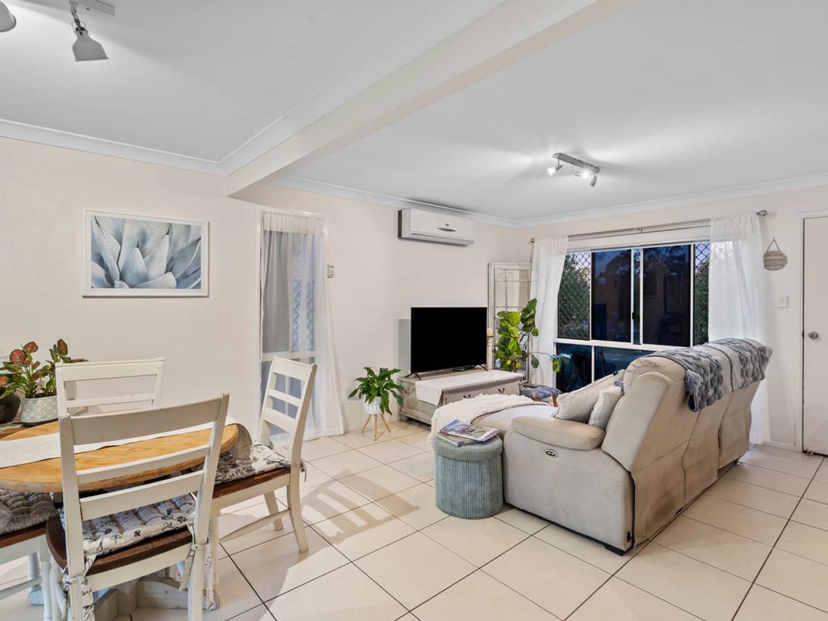 84-86 Castile Crescent, EDENS LANDING - Thumbnail 5