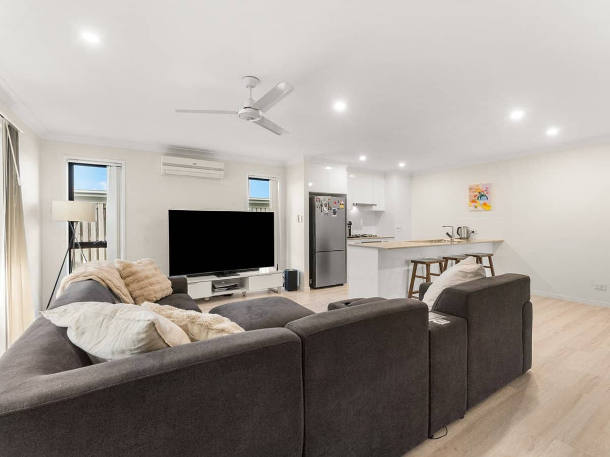 69 The Heights Boulevard, PIMPAMA - Thumbnail 8