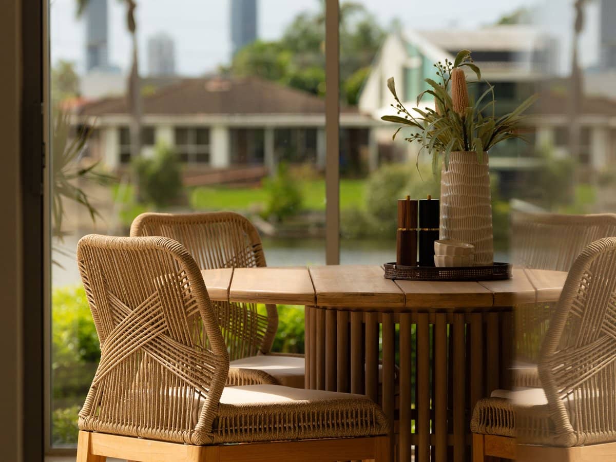 17 Marseille Court, BUNDALL - Thumbnail 7