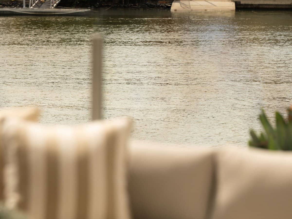 17 Marseille Court, BUNDALL - Thumbnail 9