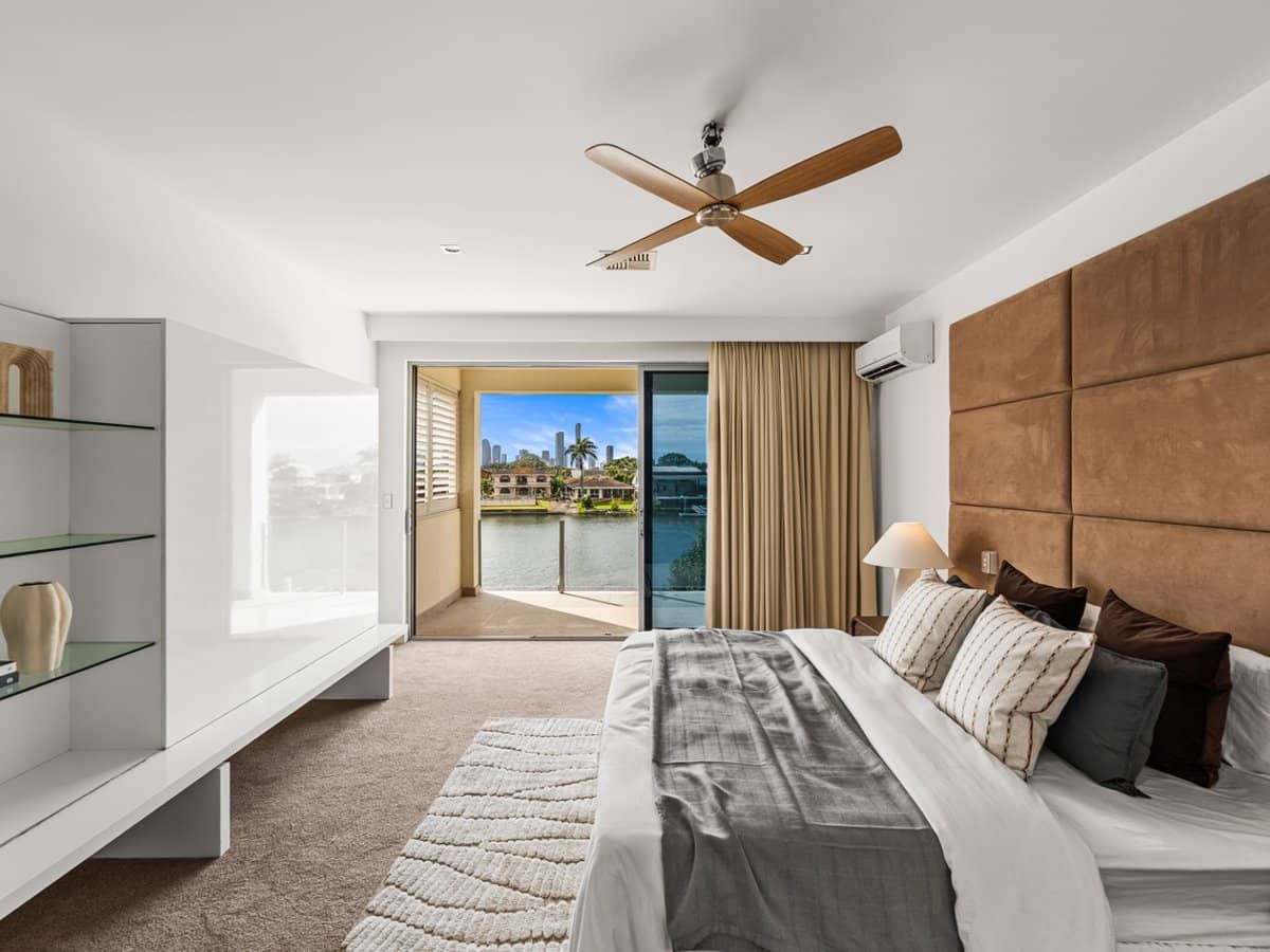 17 Marseille Court, BUNDALL - Thumbnail 10