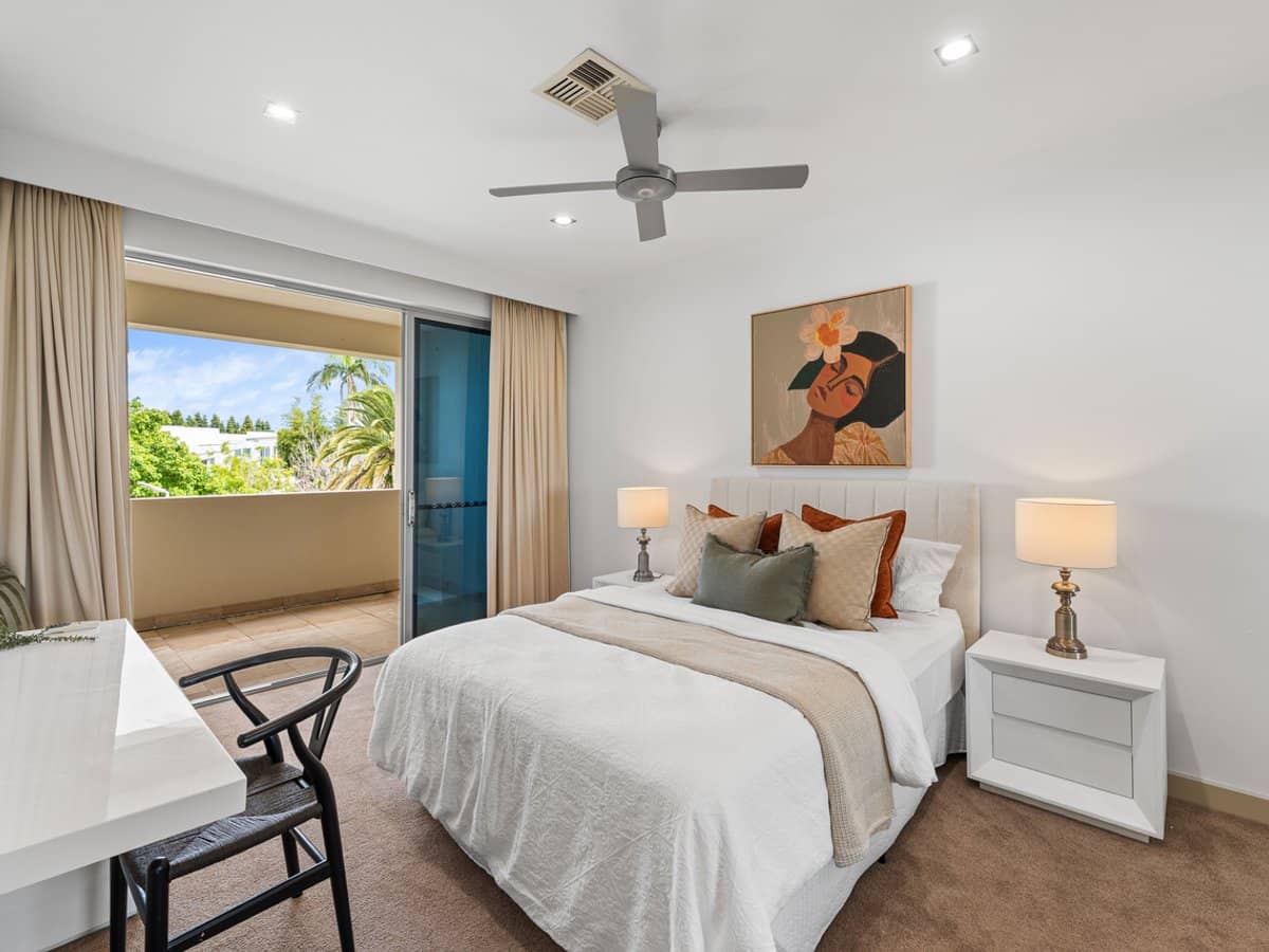 17 Marseille Court, BUNDALL - Thumbnail 16