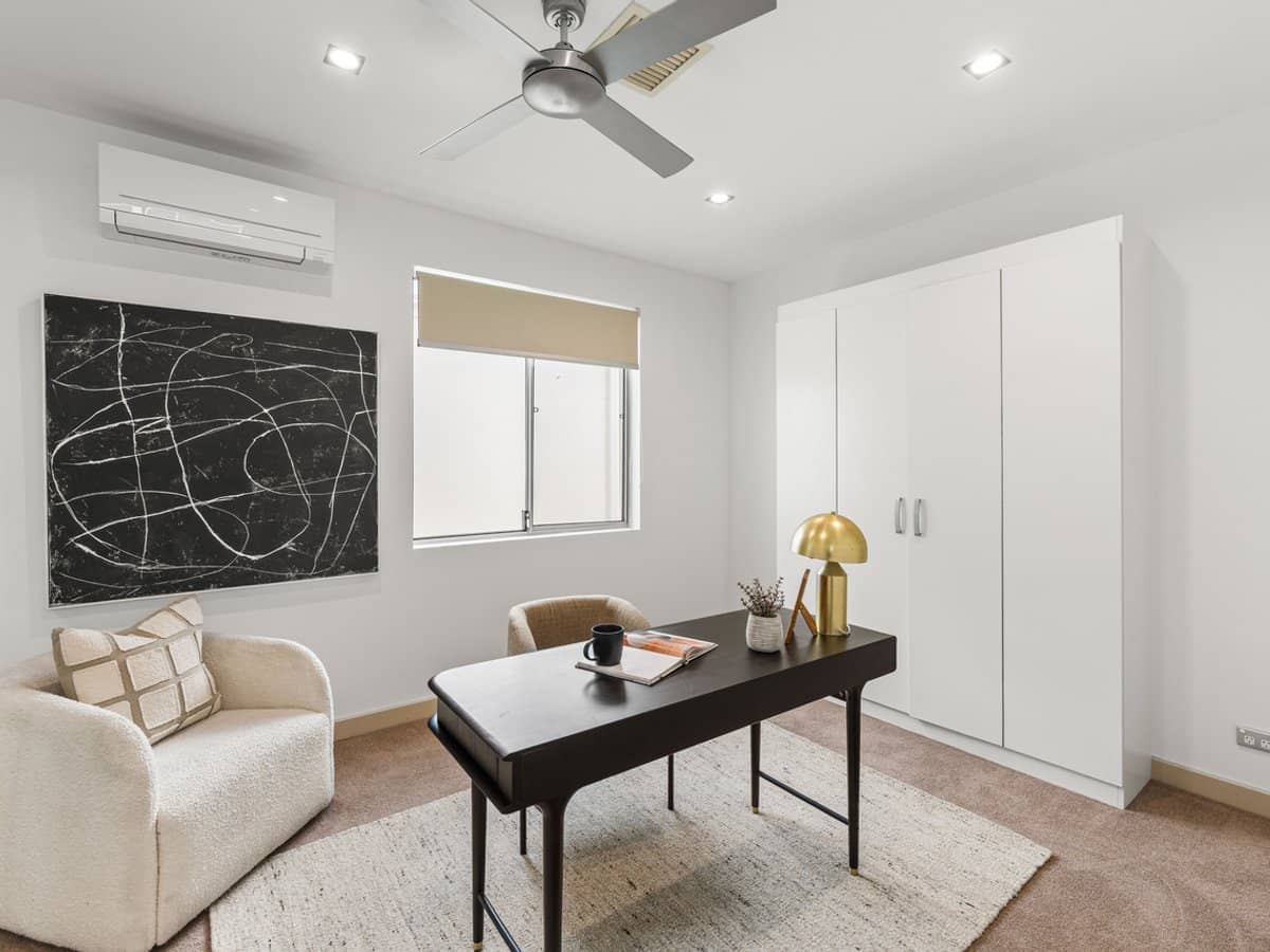 17 Marseille Court, BUNDALL - Thumbnail 17