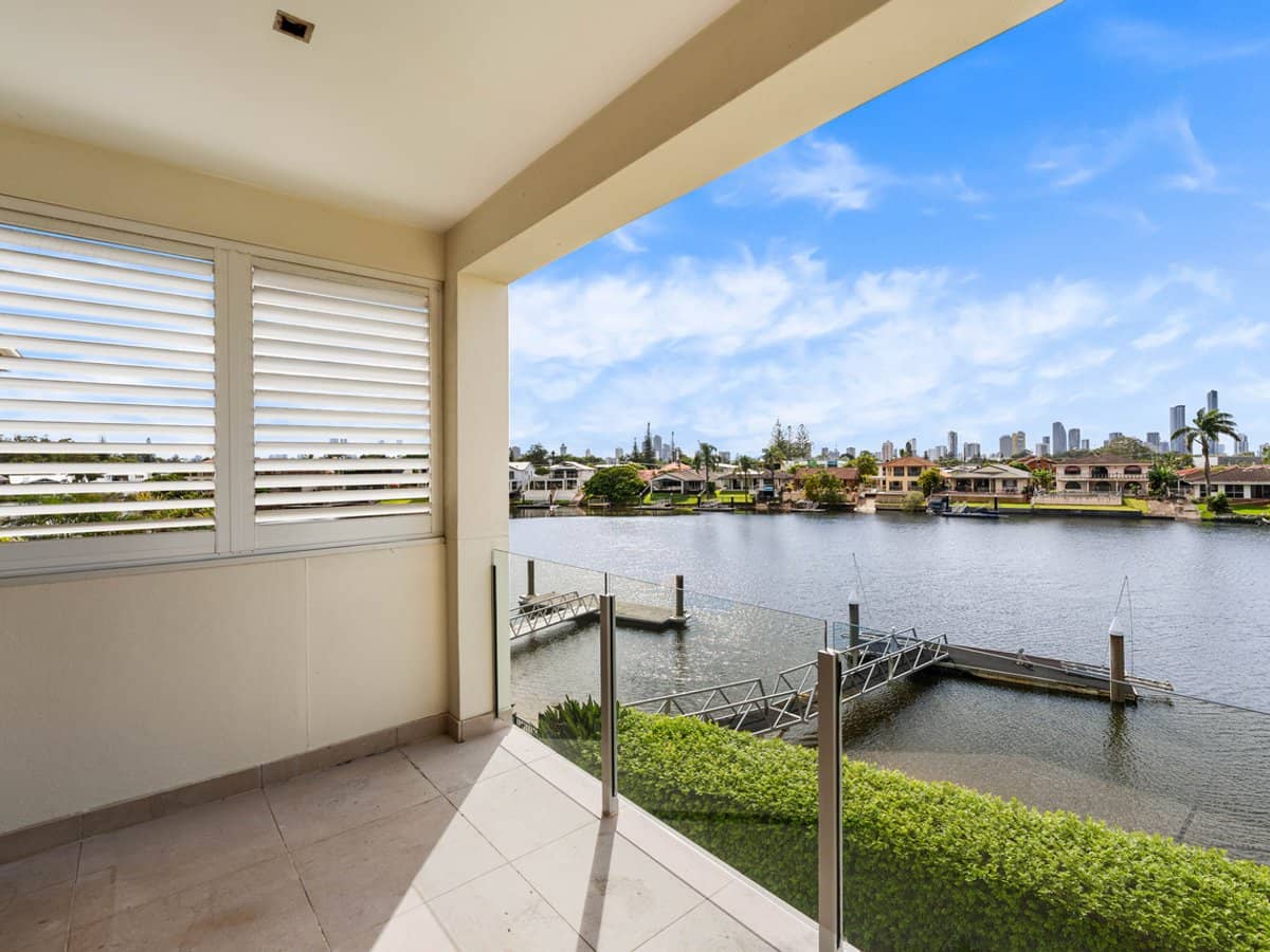 17 Marseille Court, BUNDALL - Thumbnail 19