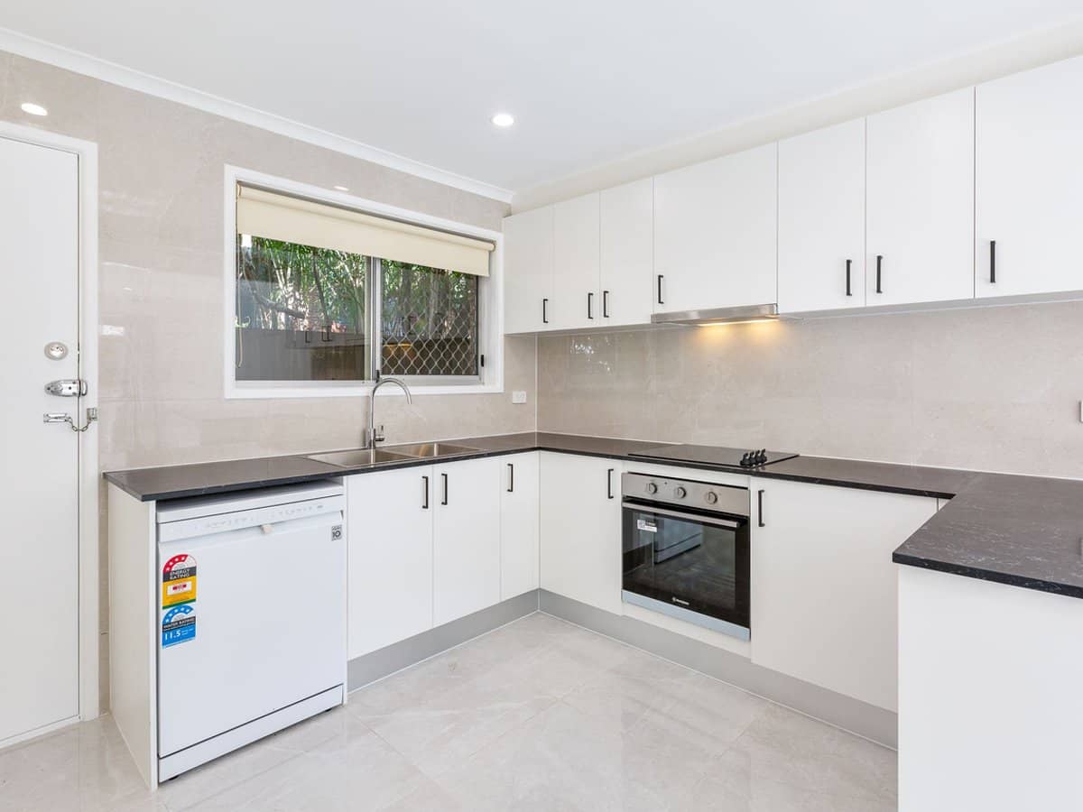 14 Garden Street, SOUTHPORT - Thumbnail 2