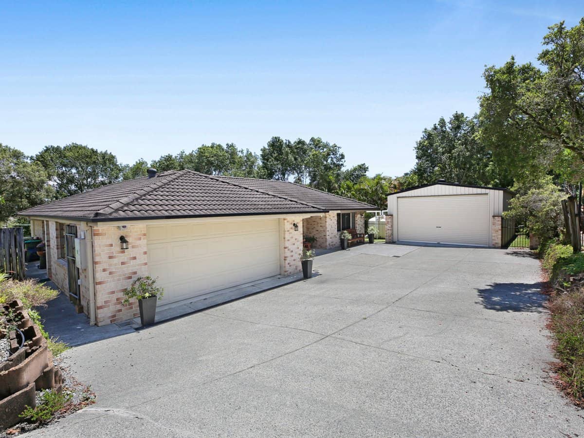 13 Orchna Street, BURLEIGH HEADS - Thumbnail 1