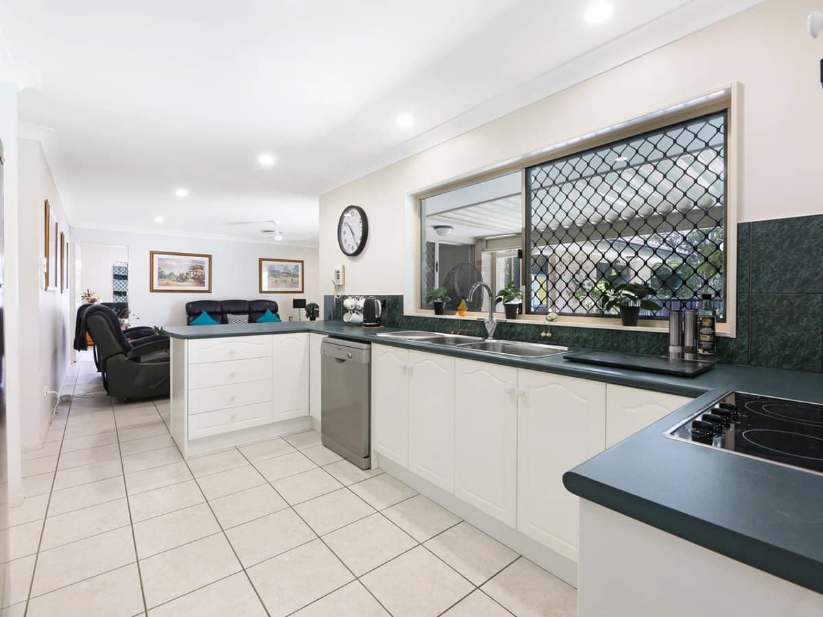 13 Orchna Street, BURLEIGH HEADS - Thumbnail 13