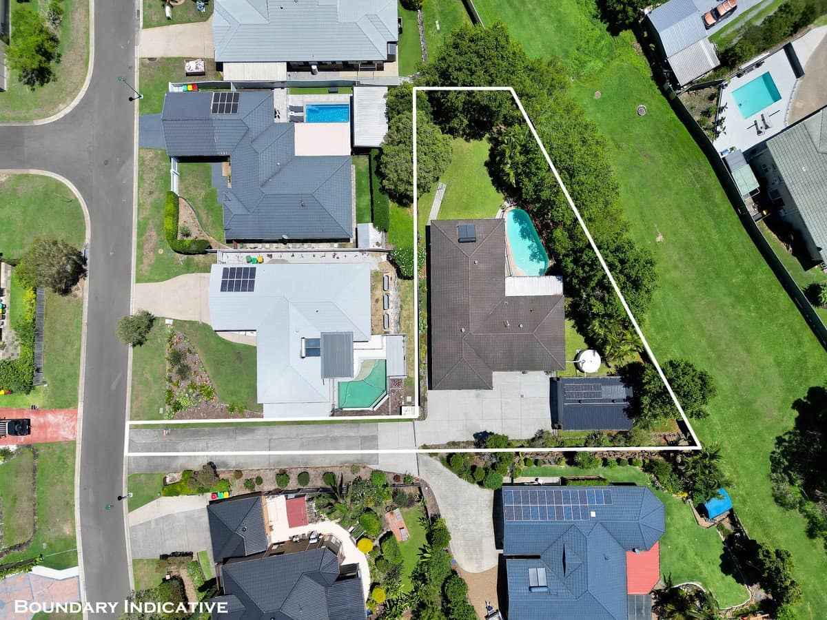 13 Orchna Street, BURLEIGH HEADS - Thumbnail 21