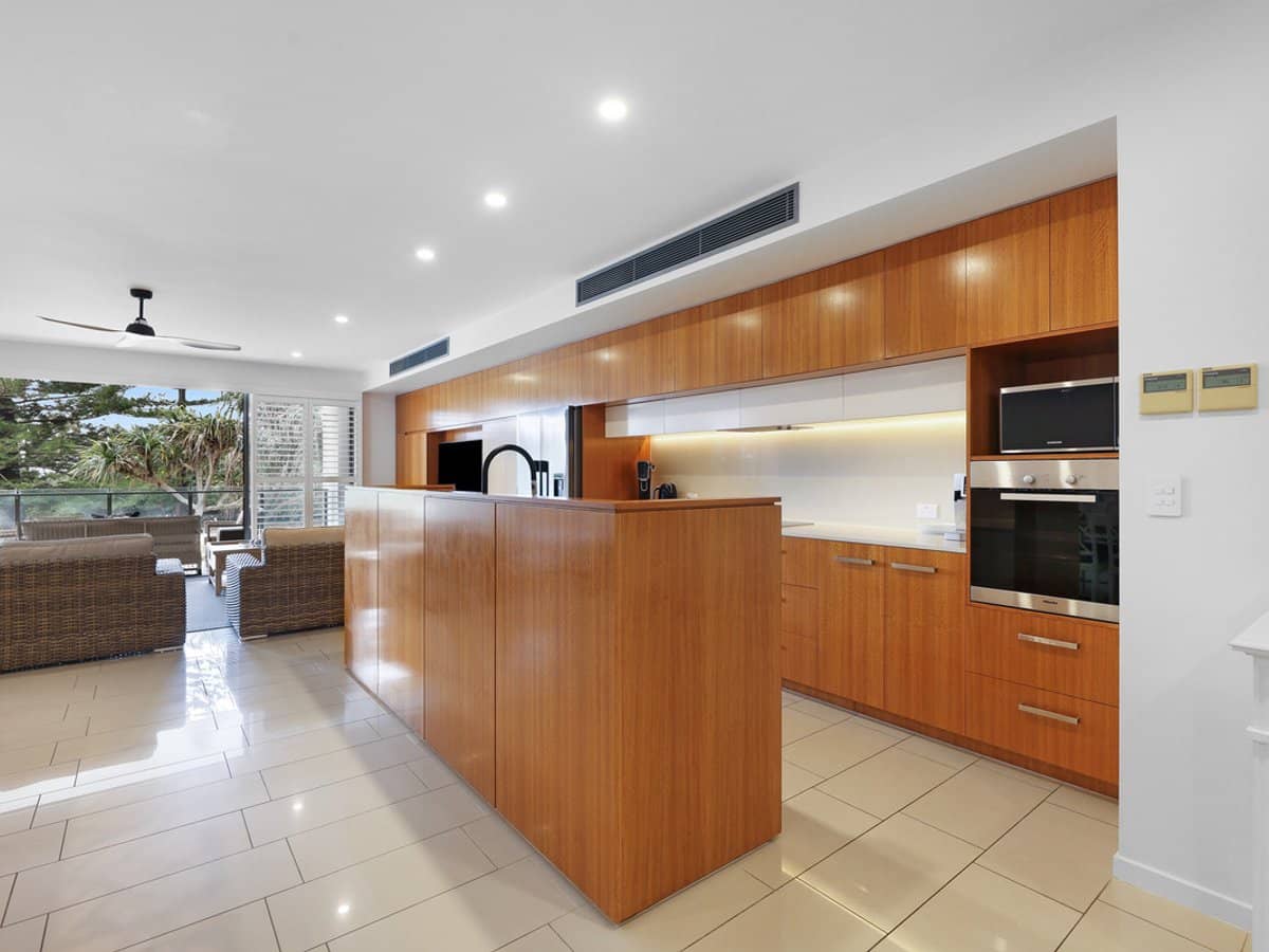 64 The Esplanade, Burleigh Heads - Thumbnail 9