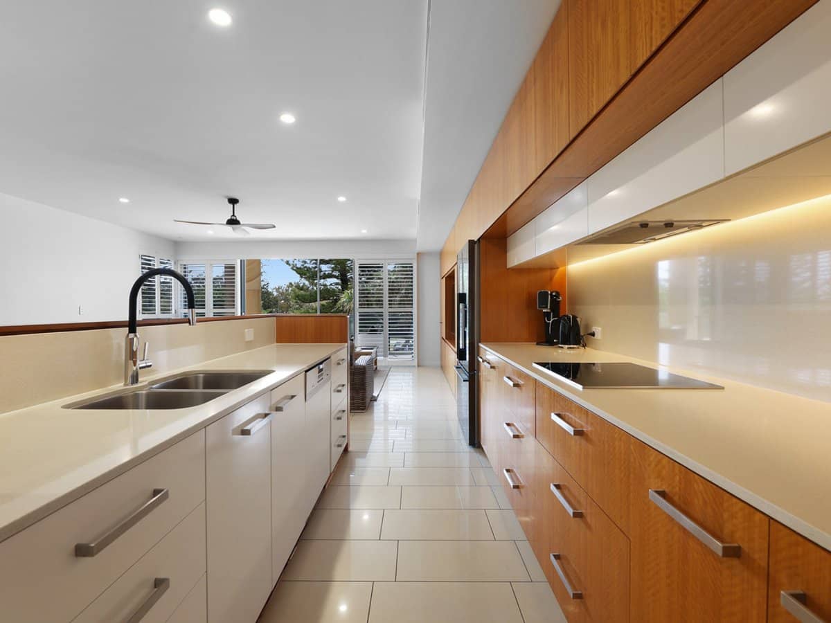 64 The Esplanade, Burleigh Heads - Thumbnail 10