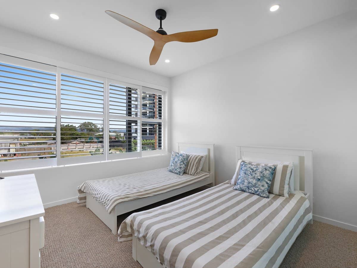 64 The Esplanade, Burleigh Heads - Thumbnail 15