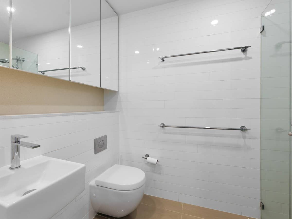 64 The Esplanade, Burleigh Heads - Thumbnail 18