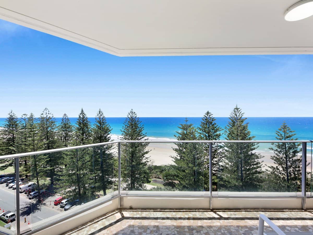 202 The Esplanade, Burleigh Heads - Thumbnail 3
