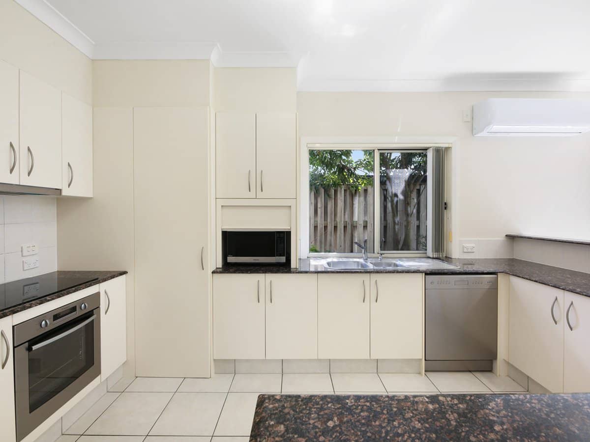 6 Palma Crescent, VARSITY LAKES - Thumbnail 4