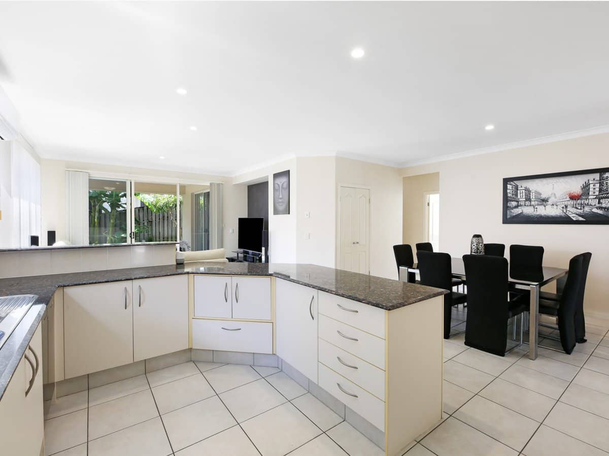 6 Palma Crescent, VARSITY LAKES - Thumbnail 5