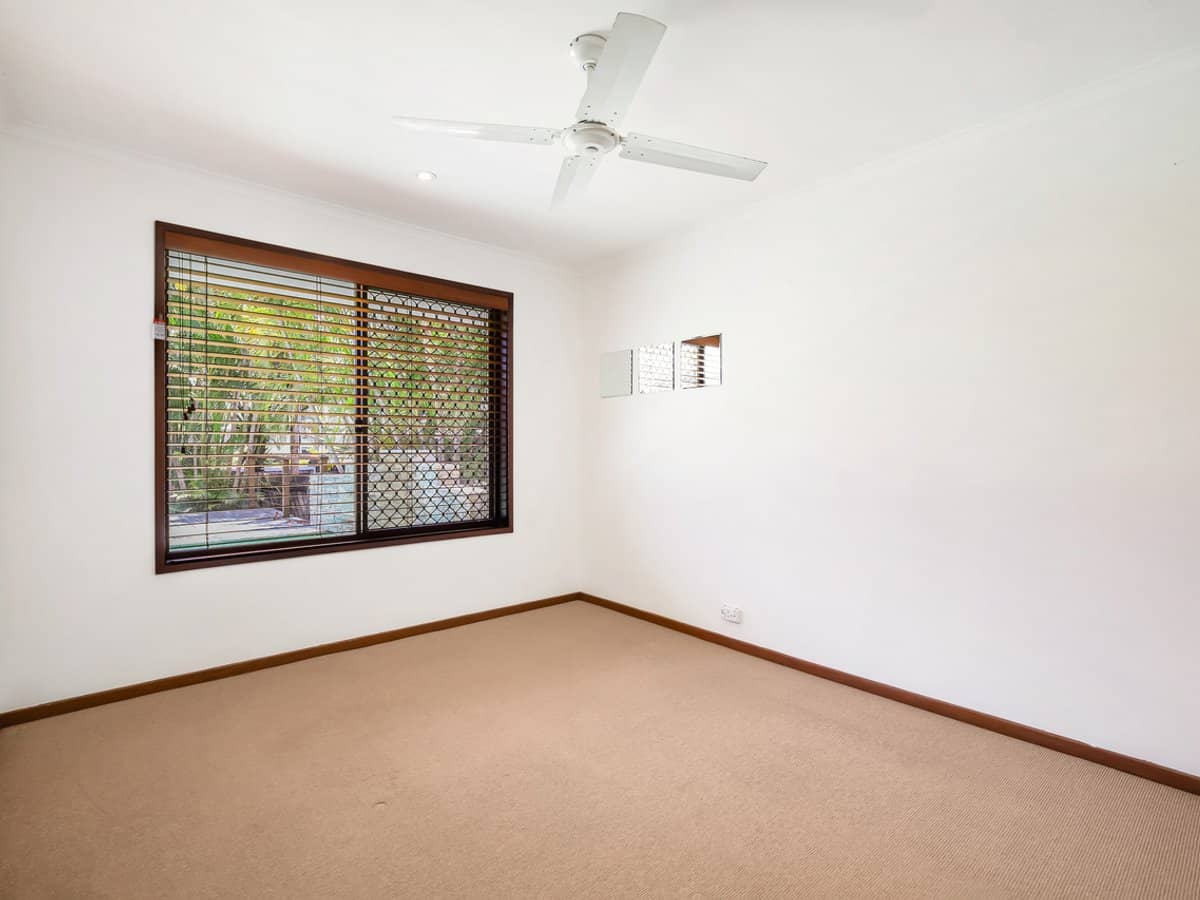 6 Koonan Court, ASHMORE - Thumbnail 8