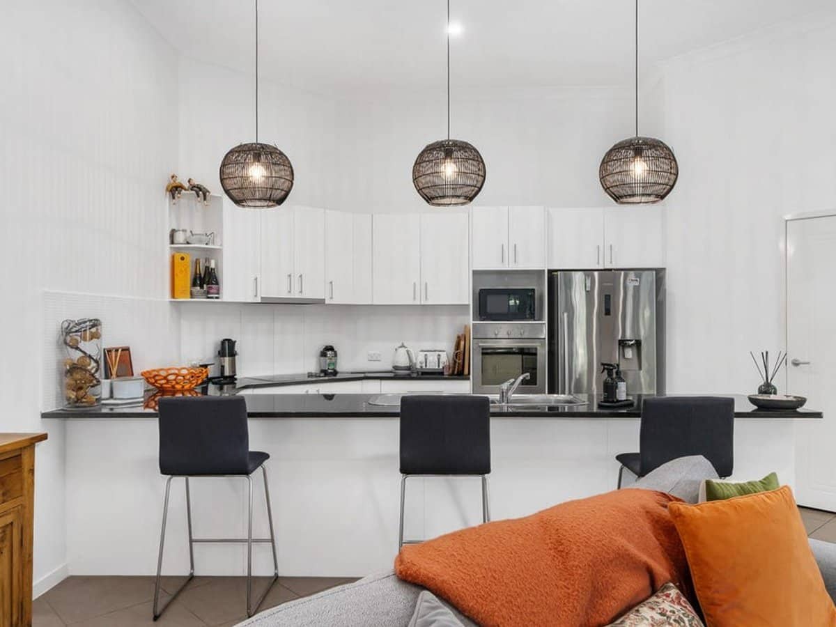 7014A Vista Drive, BENOWA - Thumbnail 1