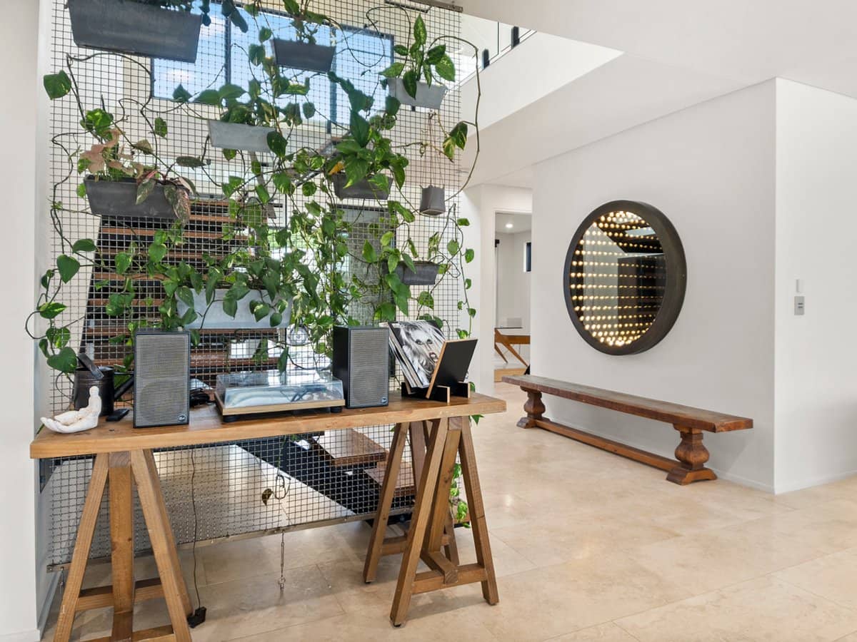 11 Gretel Drive, MERMAID WATERS - Thumbnail 13