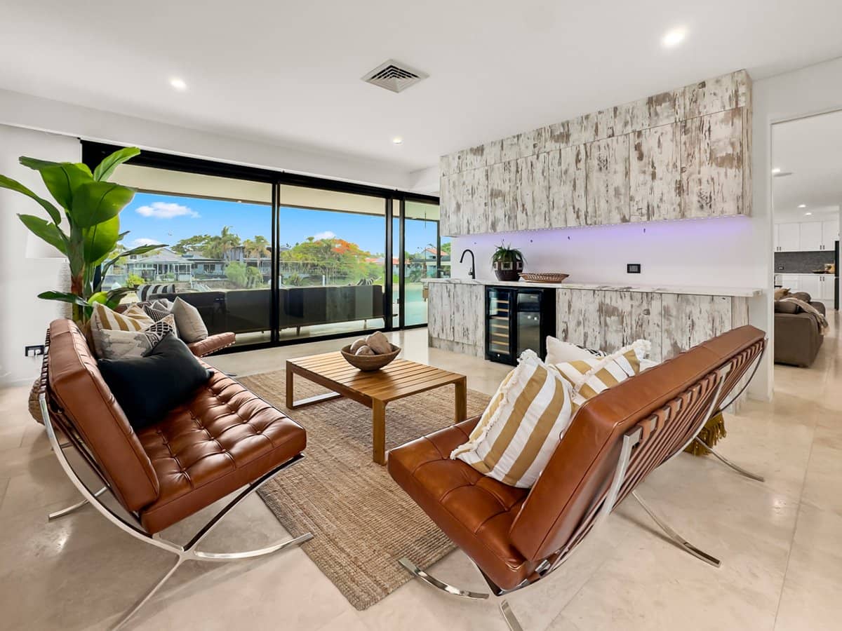 11 Gretel Drive, MERMAID WATERS - Thumbnail 18