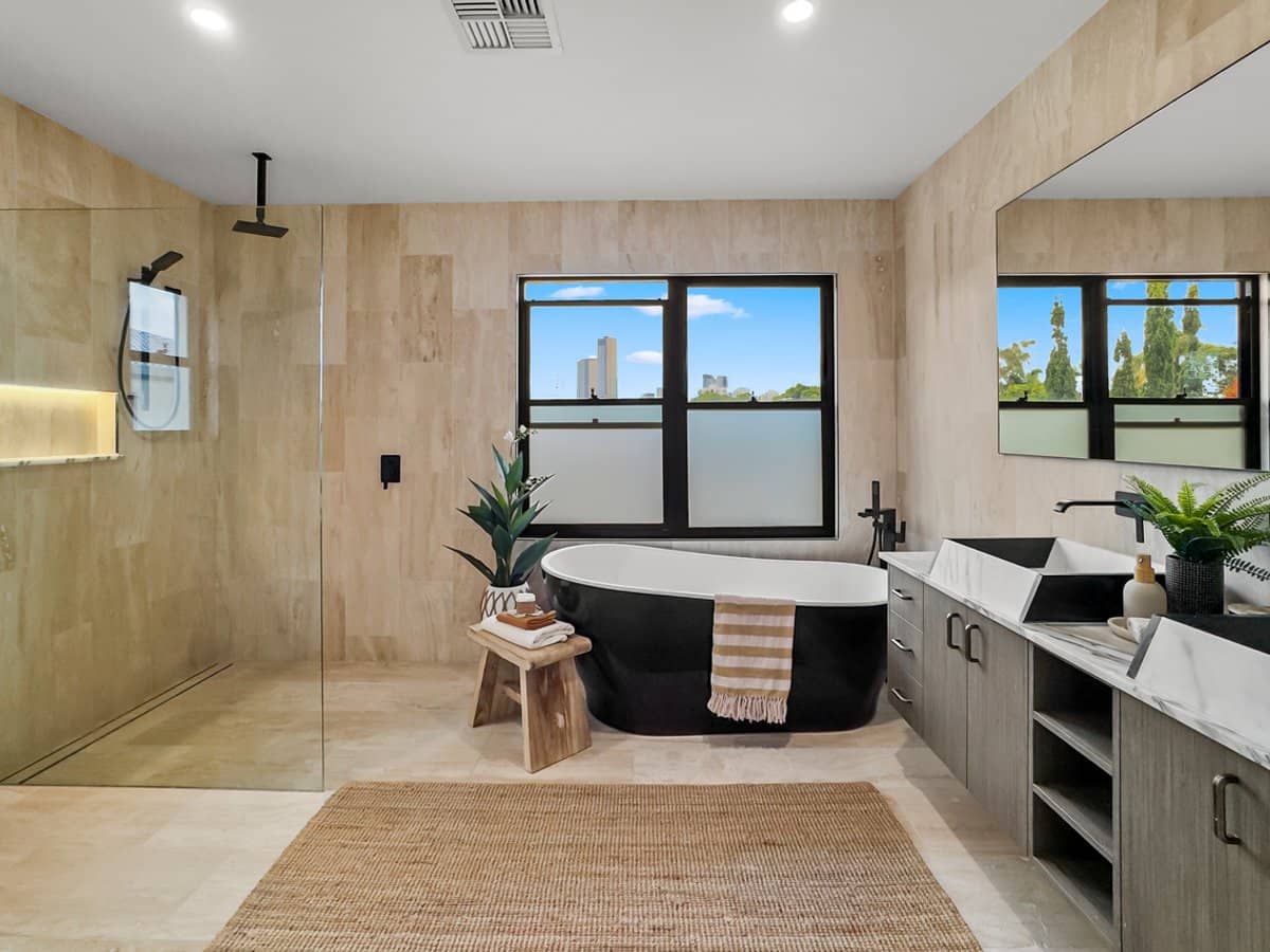 11 Gretel Drive, MERMAID WATERS - Thumbnail 26