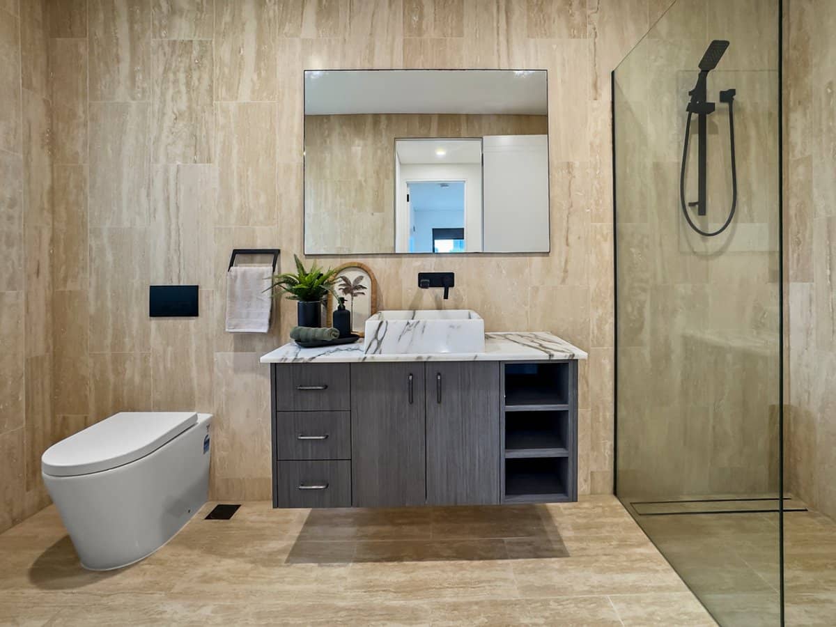 11 Gretel Drive, MERMAID WATERS - Thumbnail 35