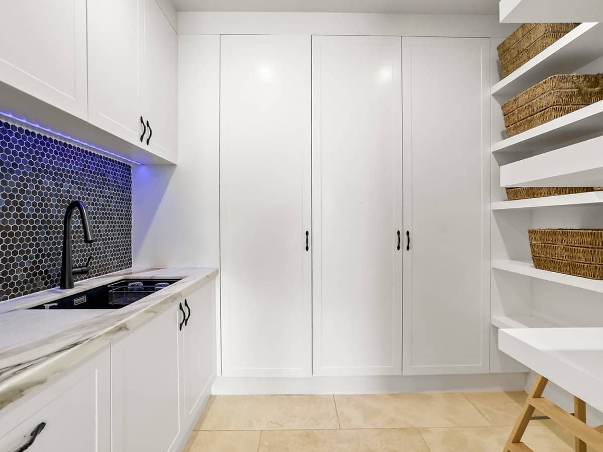 11 Gretel Drive, MERMAID WATERS - Thumbnail 9