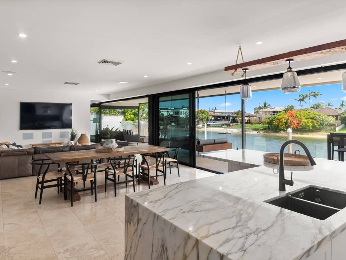 11 Gretel Drive, MERMAID WATERS - Thumbnail 10