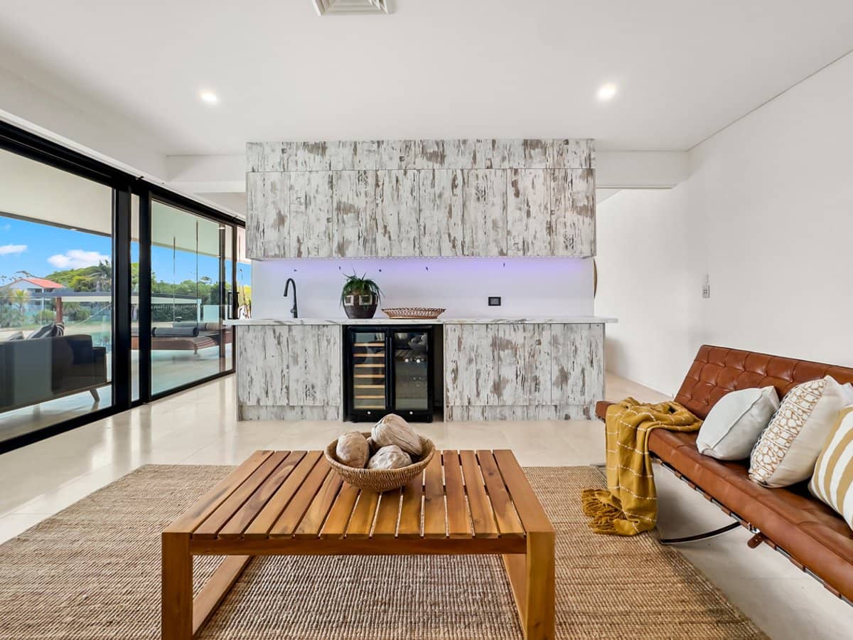 11 Gretel Drive, MERMAID WATERS - Thumbnail 18