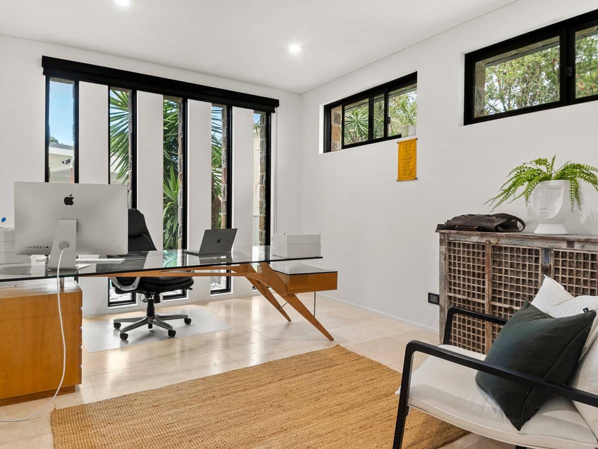 11 Gretel Drive, MERMAID WATERS - Thumbnail 20