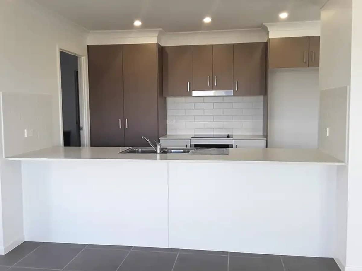 7 Lavinia Way, COOMERA - Thumbnail 2