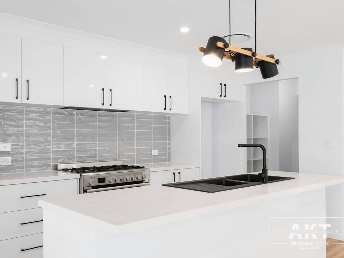 4 Petermann Circuit, YARRABILBA - Thumbnail 1