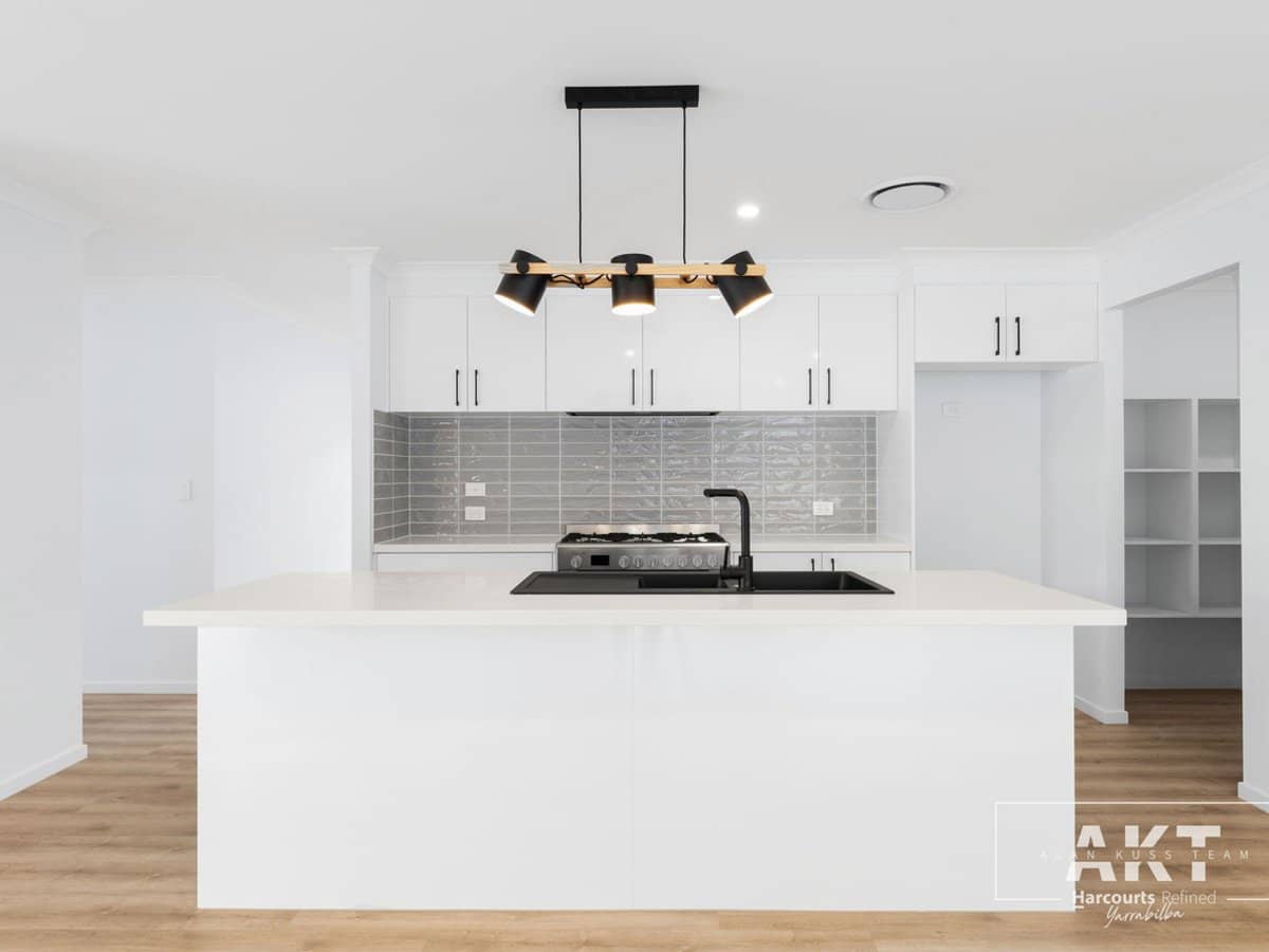 4 Petermann Circuit, YARRABILBA - Thumbnail 5