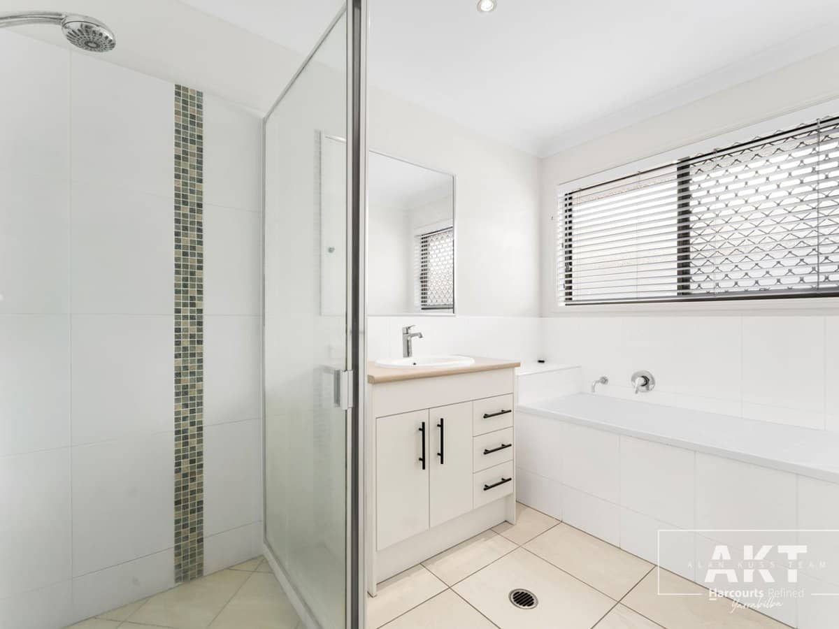 1 Peak Lane, YARRABILBA - Thumbnail 12