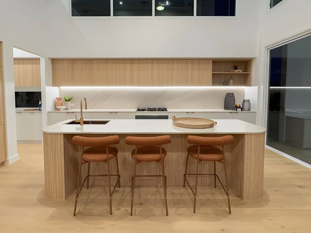 16 Harbourvue Court, HELENSVALE - Thumbnail 1