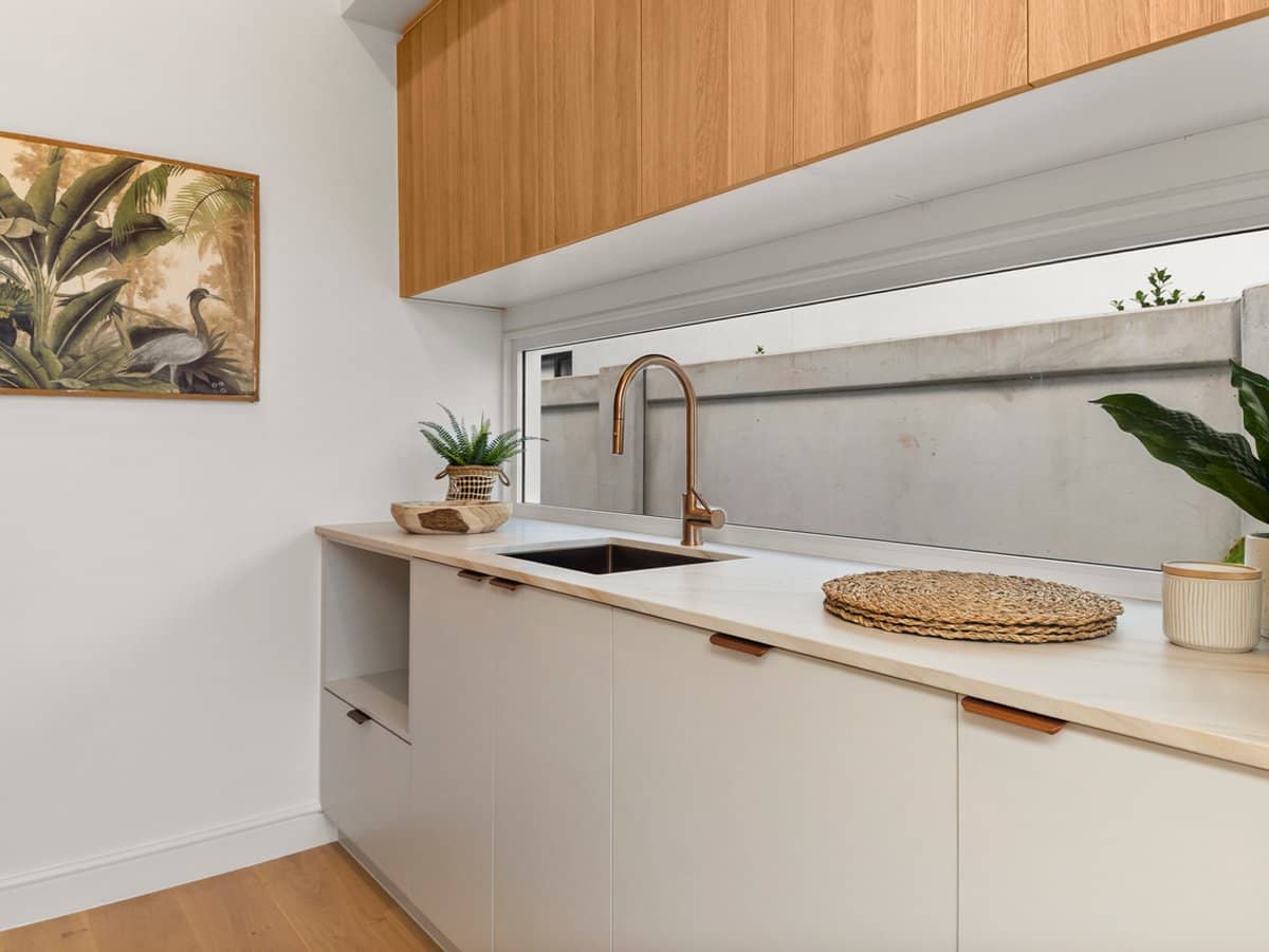 16 Harbourvue Court, HELENSVALE - Thumbnail 9