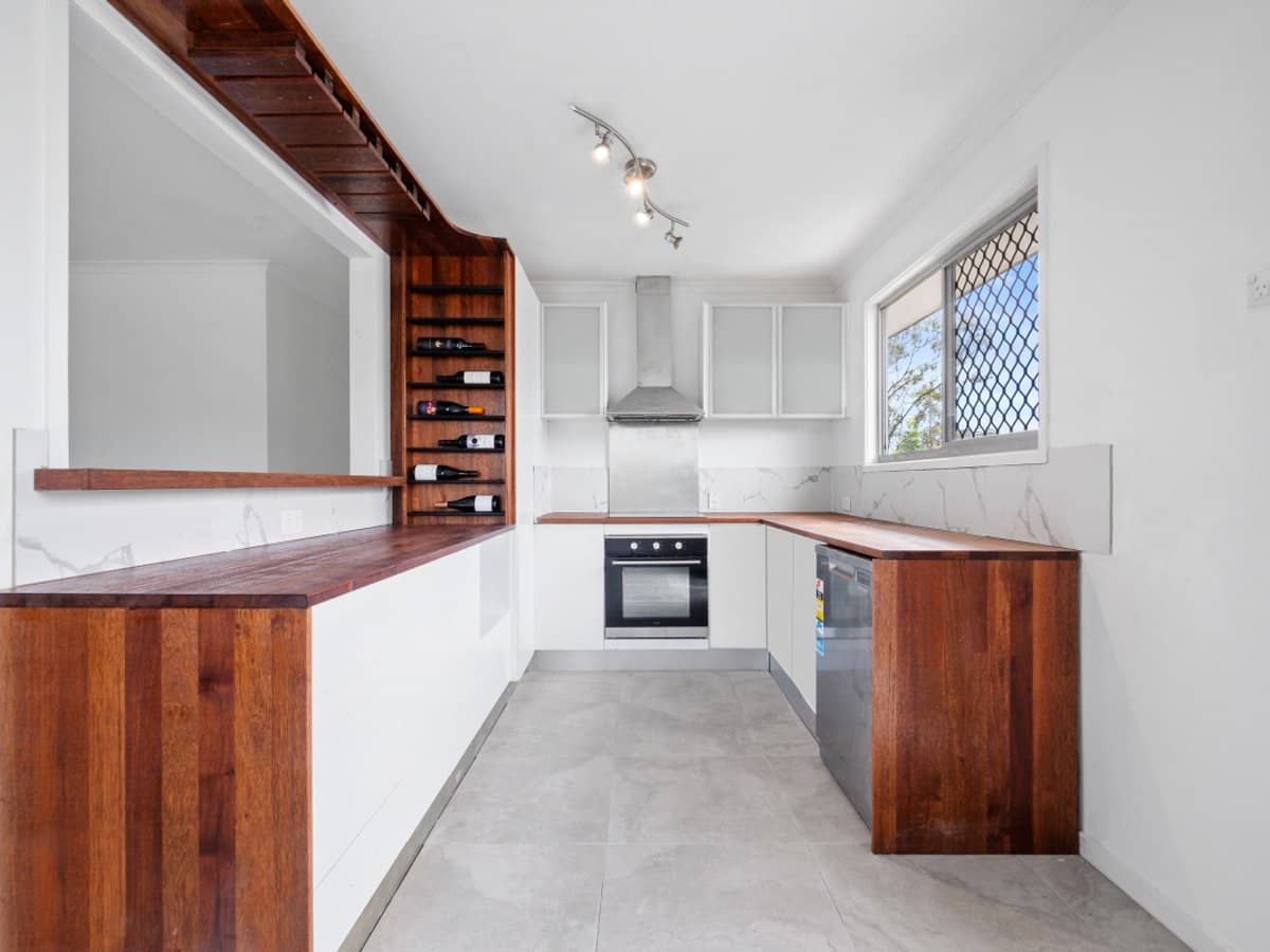 9 Tasman Avenue, MOLENDINAR - Thumbnail 6