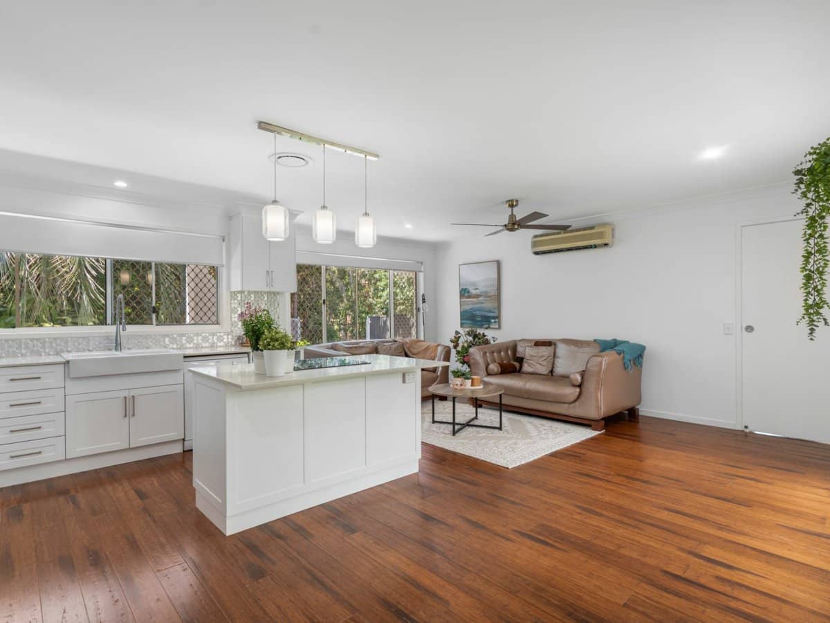 39 Woodland Drive, REEDY CREEK - Thumbnail 1