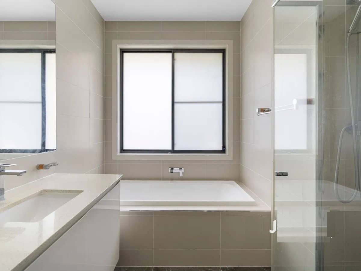 4 Laurel Drive, HELENSVALE - Thumbnail 12