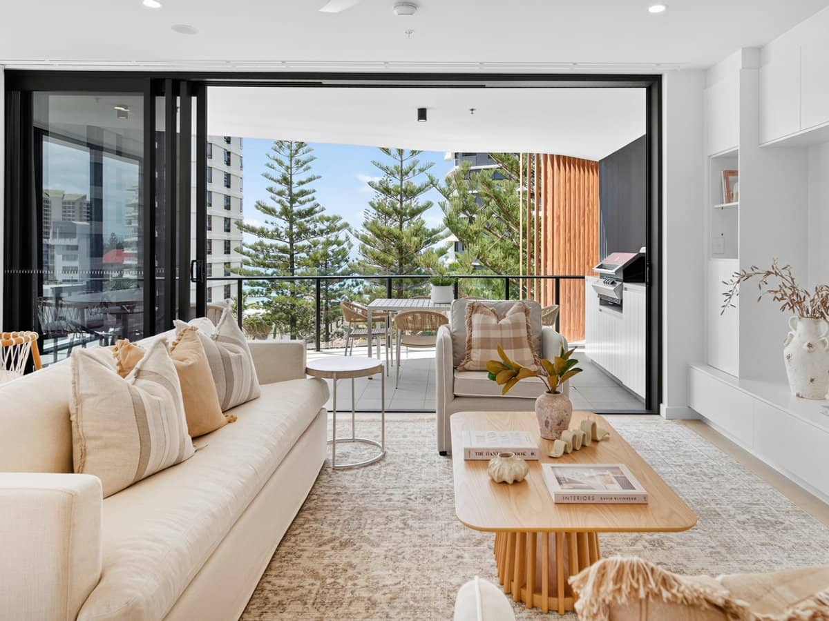 61 Old Burleigh Road, SURFERS PARADISE - Thumbnail 3