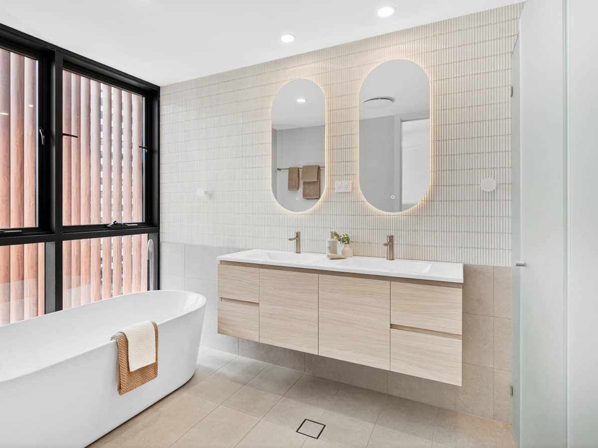 61 Old Burleigh Road, SURFERS PARADISE - Thumbnail 7