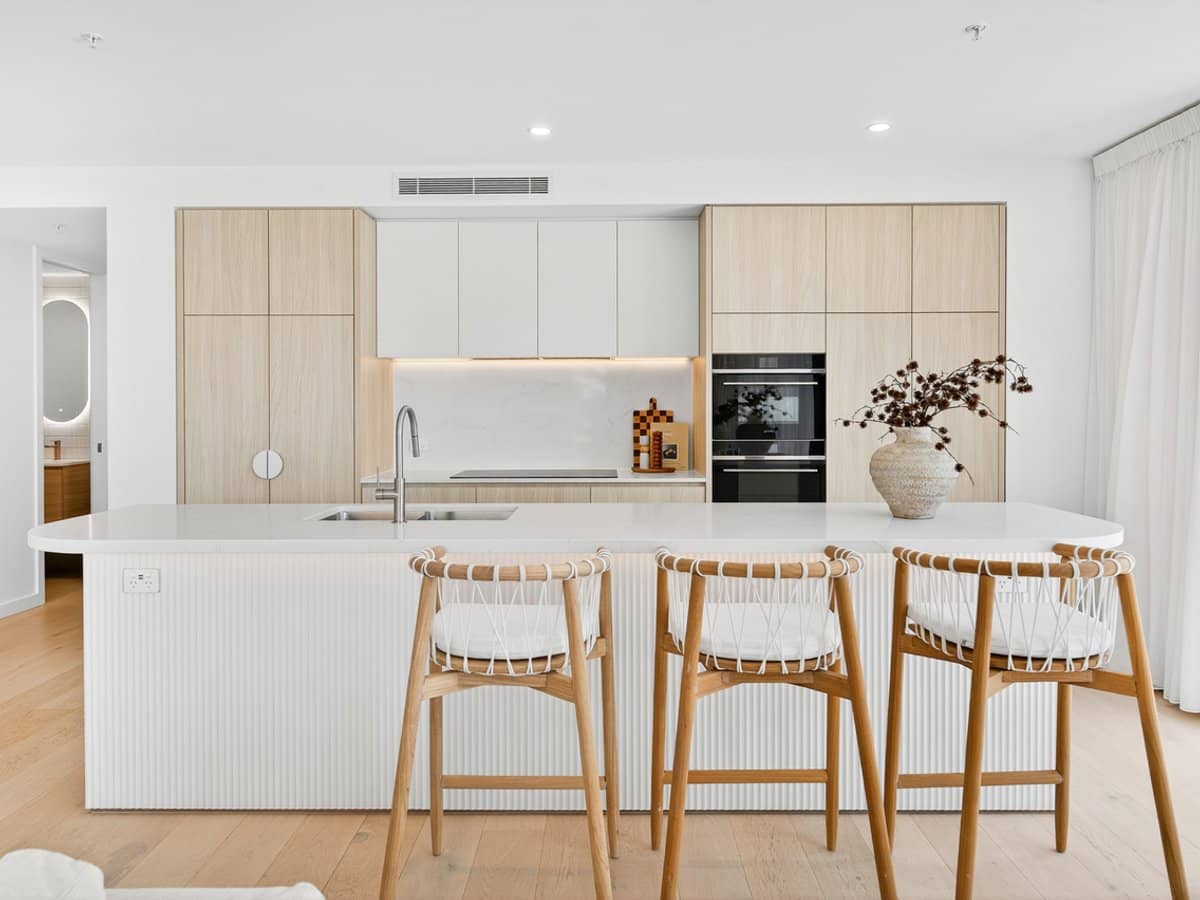 61 Old Burleigh Road, SURFERS PARADISE - Thumbnail 10