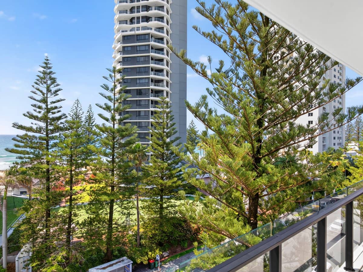 61 Old Burleigh Road, SURFERS PARADISE - Thumbnail 8