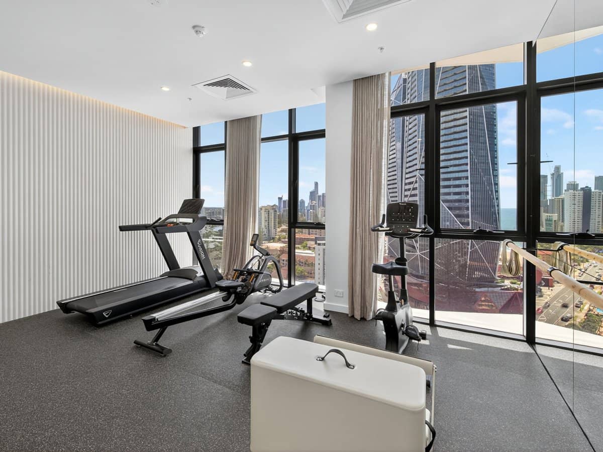 61 Old Burleigh Road, SURFERS PARADISE - Thumbnail 14