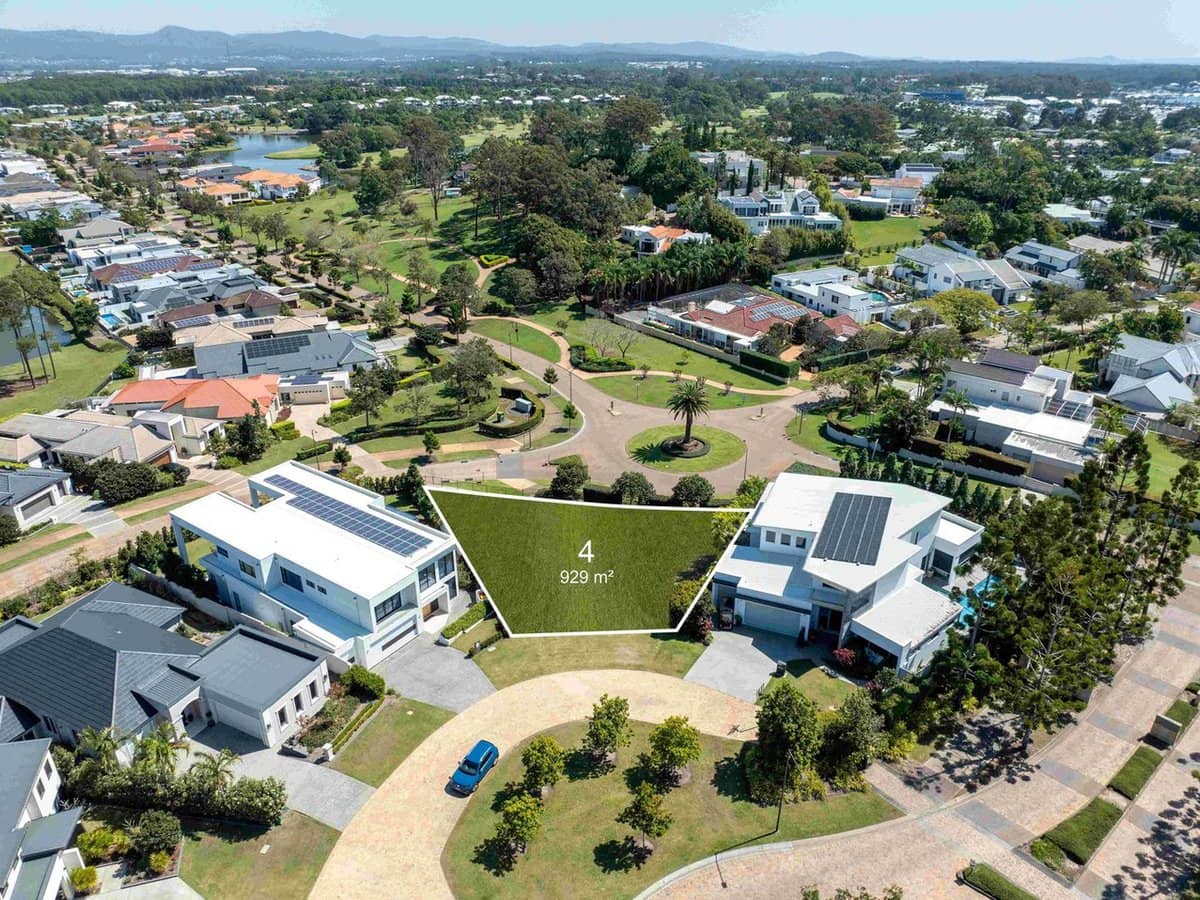 3104 Forest Hills Drive, Sanctuary Cove - Thumbnail 1