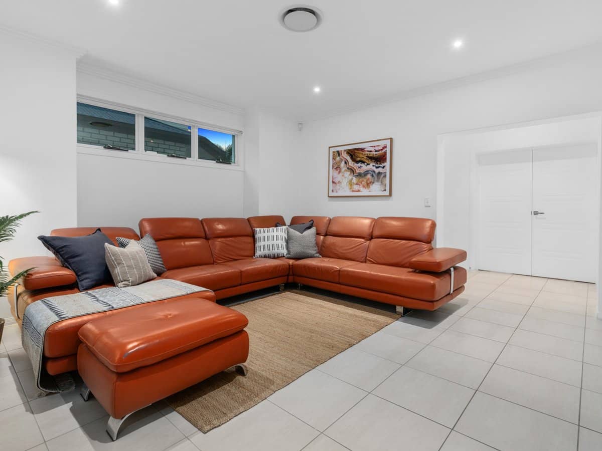 45 Coomera Court, Helensvale - Thumbnail 9