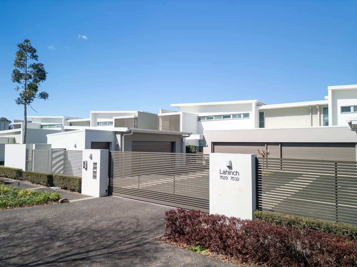 7532 Springfield Drive, Hope Island - Thumbnail 2