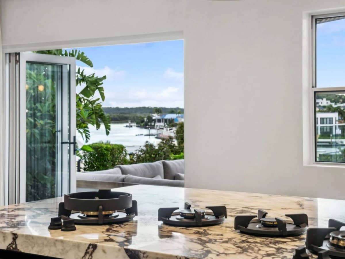 5706 Observation Crescent, Hope Island - Thumbnail 12