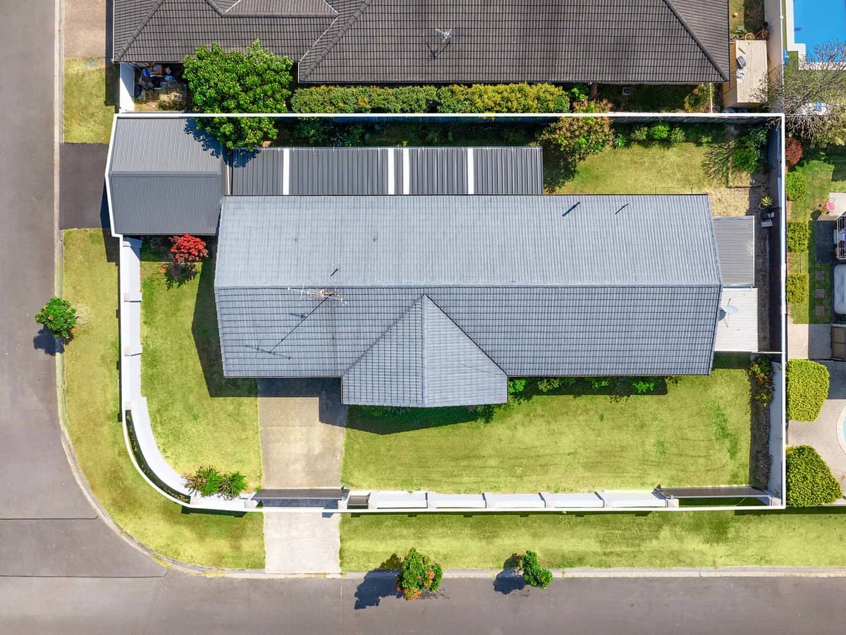 10 Sigatoka Place, CLEAR ISLAND WATERS - Thumbnail 20