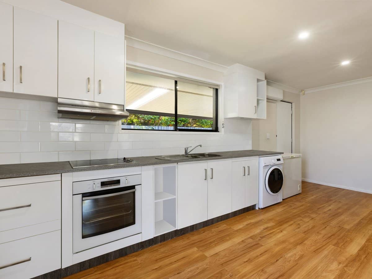 10 Sigatoka Place, CLEAR ISLAND WATERS - Thumbnail 5